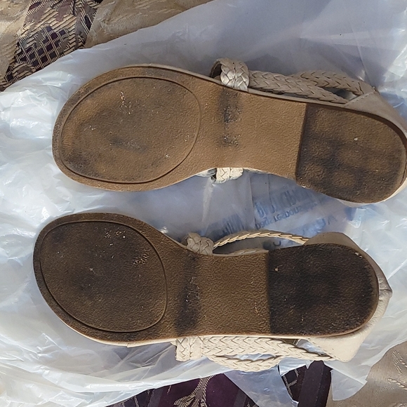 Cream/tan/beige women's sandals size 6 - Picture 7 of 7